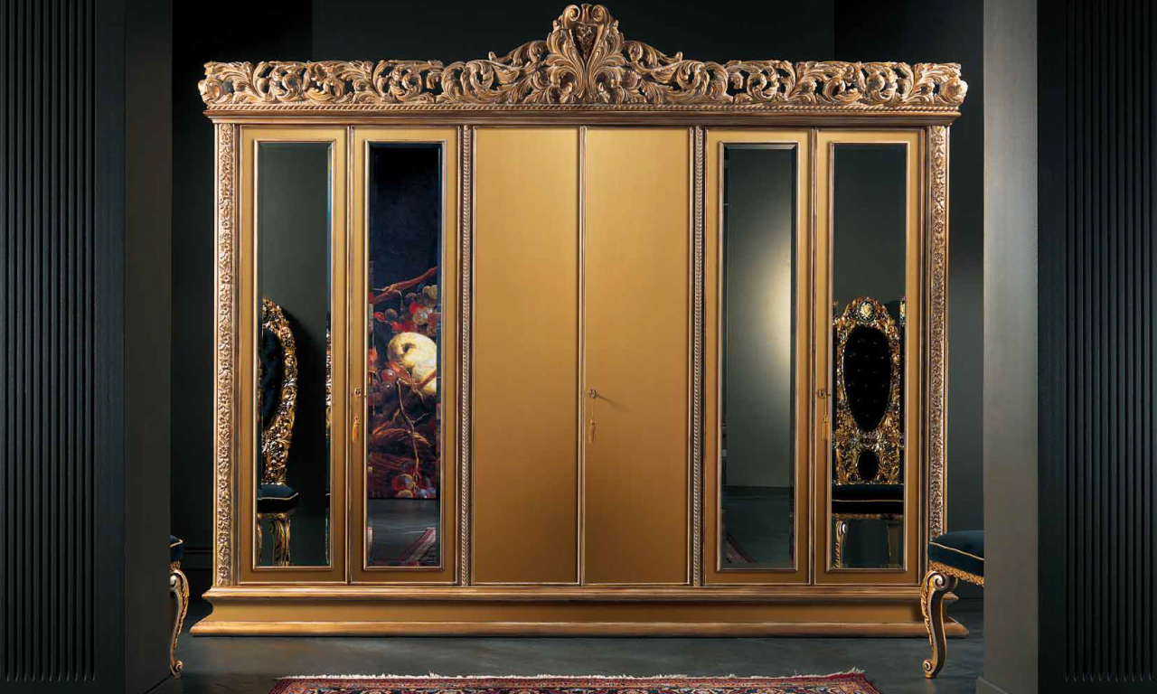 A wardrobe from the Experience Collection of Muebles Italiano